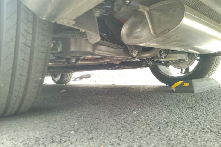 Used Geely Galaxy L7 2025 EM-i 115km Exploration Edition Chassis Rear Left