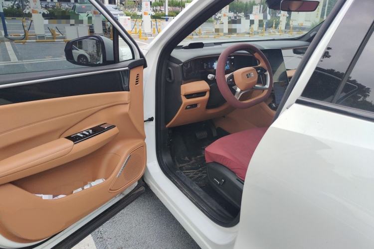Used Geely Galaxy L7 2025 EM-i 115km Long-Range Version Driver Seat