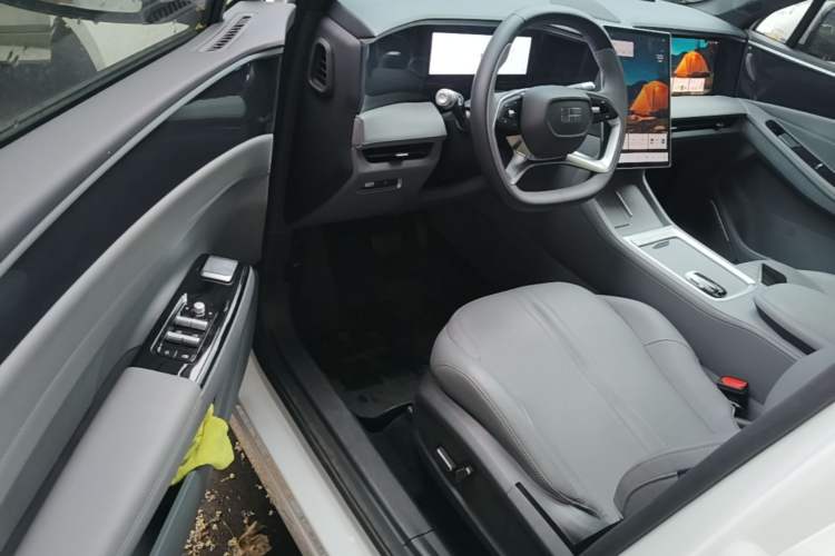 Used Geely Galaxy L7 2025 EM-i 115km Exploration Edition Driver Seat