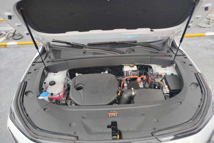 Used Geely Galaxy L7 2025 EM-i 115km Long-Range Version Engine Bay