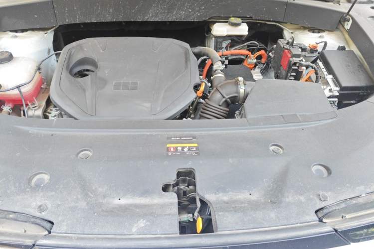 Used Geely Galaxy L7 2025 EM-i 115km Long-Range Version Engine Bay