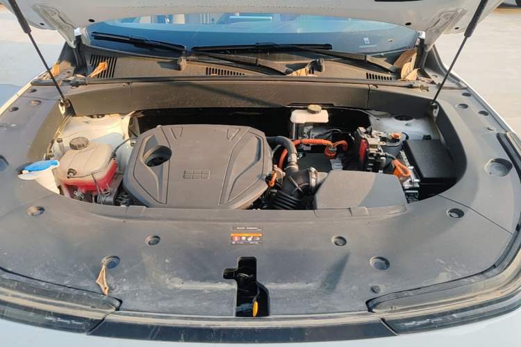 Used Geely Galaxy L7 2025 EM-i 115km Exploration+ Edition Engine Bay