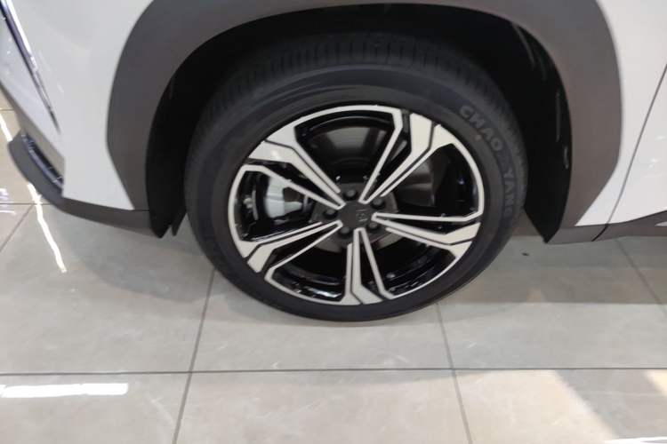 Used Geely Galaxy L7 2025 EM-i 115km Exploration+ Edition Exterior 4