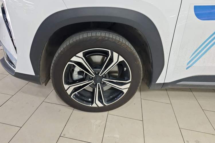 Used Geely Galaxy L7 2025 EM-i 115km Exploration+ Edition Exterior 4