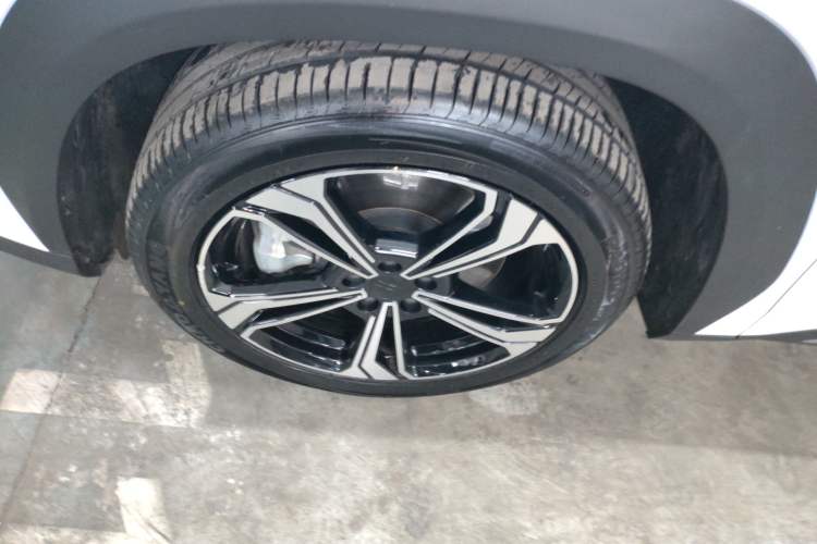 Used Geely Galaxy L7 2025 EM-i 115km Exploration+ Edition Exterior 4