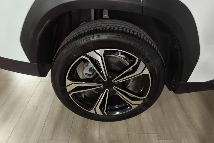 Used Geely Galaxy L7 2025 EM-i 115km Exploration+ Edition Exterior 5