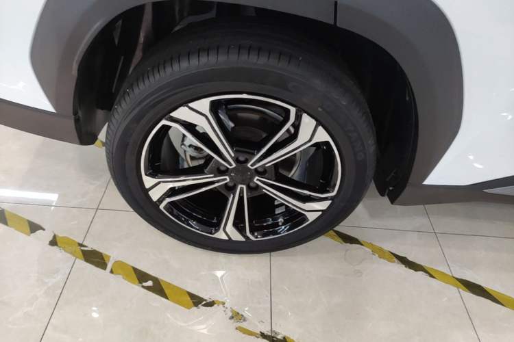 Used Geely Galaxy L7 2025 EM-i 115km Exploration+ Edition Exterior 5