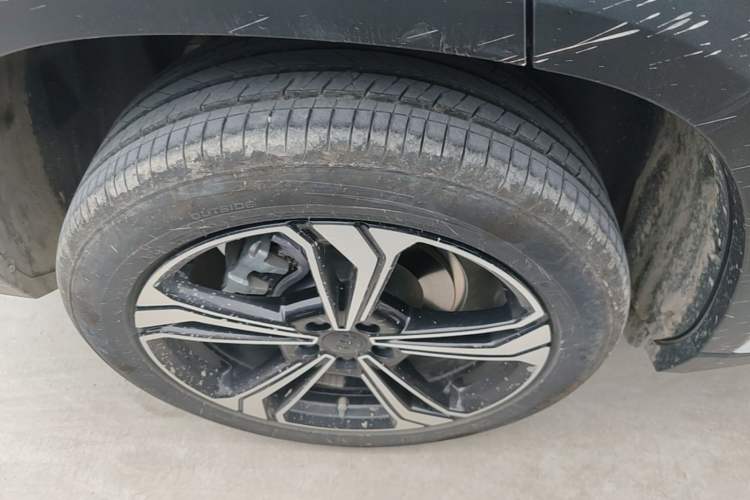 Used Geely Galaxy L7 2025 EM-i 115km Exploration+ Edition Exterior 5