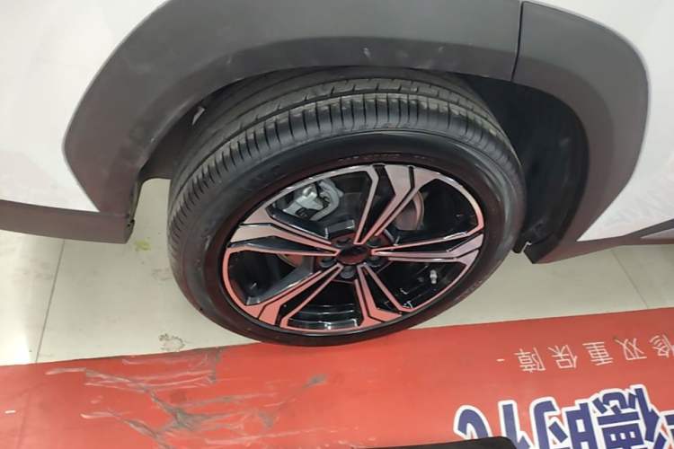Used Geely Galaxy L7 2025 EM-i 115km Exploration+ Edition Exterior 5