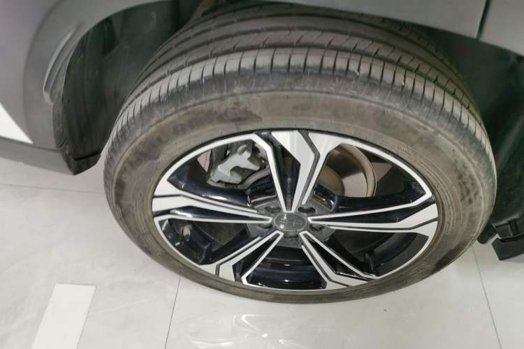 Used Geely Galaxy L7 2025 EM-i 115km Exploration+ Edition Exterior 5