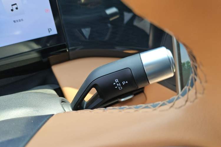 Used Geely Galaxy L7 2025 EM-i 115km Exploration+ Edition Gear Lever
