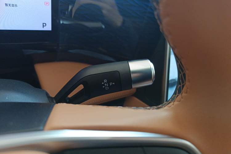 Used Geely Galaxy L7 2025 EM-i 115km Exploration+ Edition Gear Lever