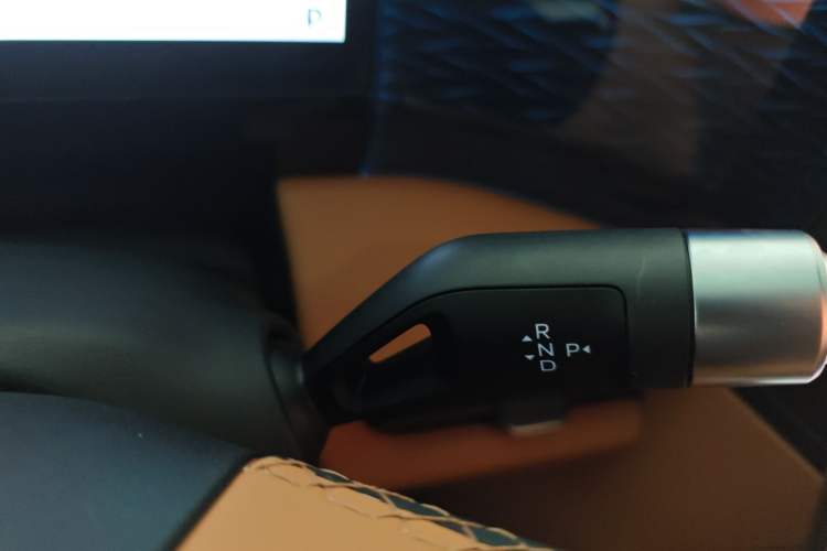 Used Geely Galaxy L7 2025 EM-i 115km Exploration+ Edition Gear Lever