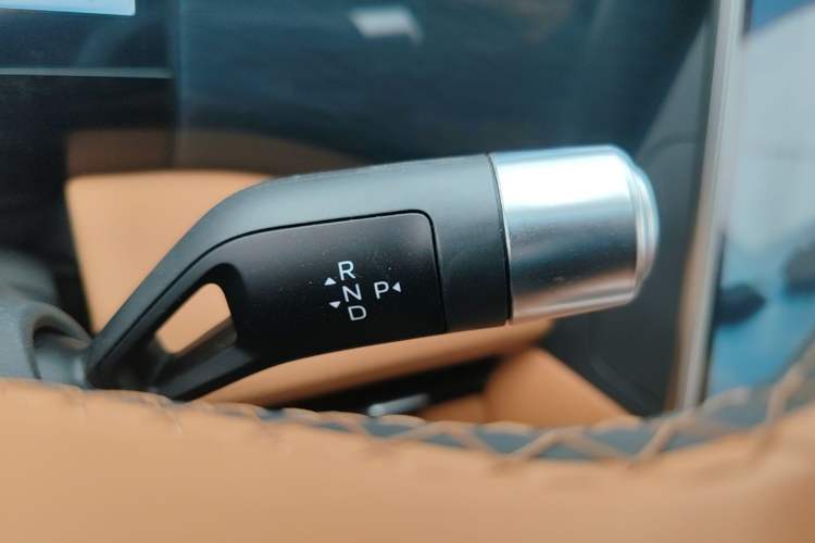 Used Geely Galaxy L7 2025 EM-i 115km Exploration+ Edition Gear Lever