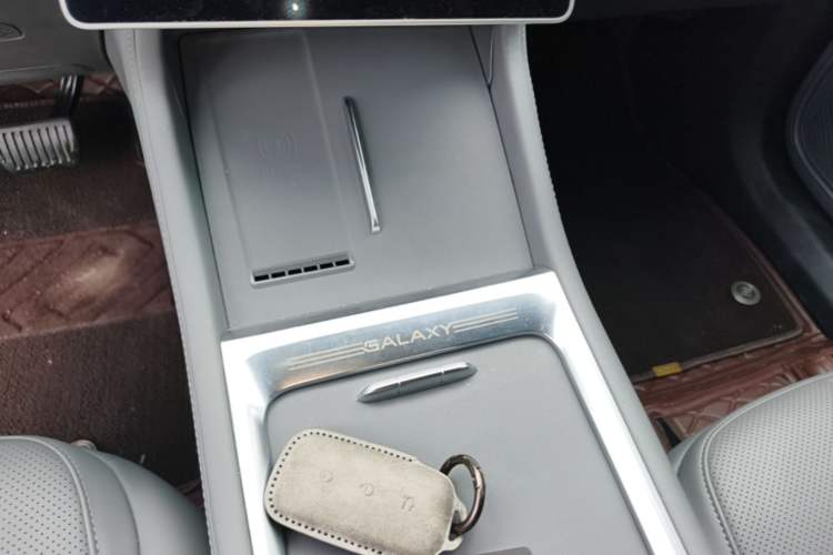 Used Geely Galaxy L7 2025 EM-i 115km Exploration Edition Gear Lever