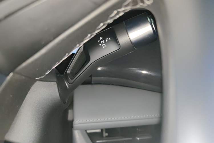Used Geely Galaxy L7 2025 EM-i 115km Exploration Edition Gear Lever