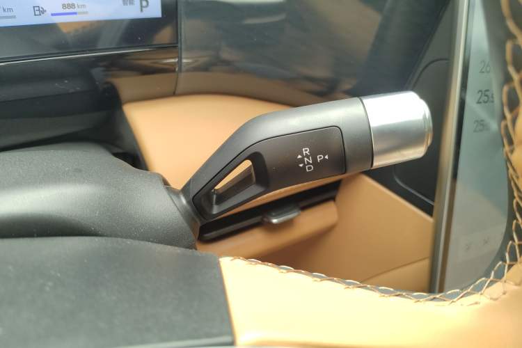 Used Geely Galaxy L7 2025 EM-i 115km Exploration Edition Gear Lever