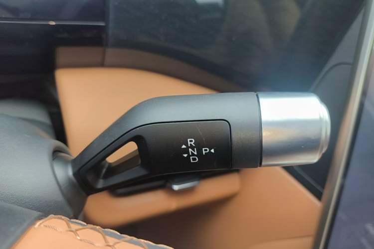 Used Geely Galaxy L7 2025 EM-i 115km Exploration+ Edition Gear Lever