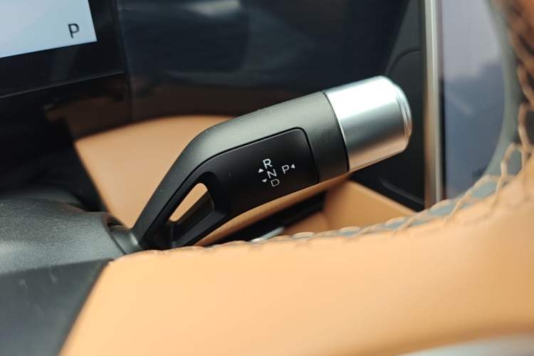 Used Geely Galaxy L7 2025 EM-i 115km Exploration+ Edition Gear Lever