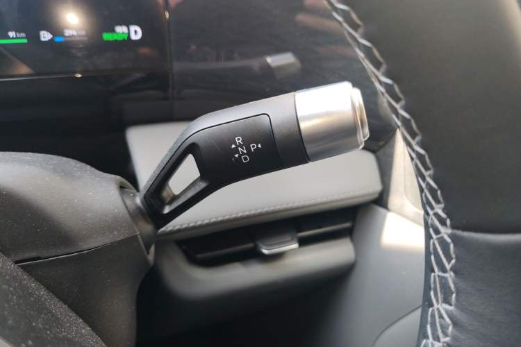 Used Geely Galaxy L7 2025 EM-i 115km Exploration Edition Gear Lever
