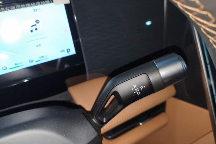 Used Geely Galaxy L7 2025 EM-i 115km Exploration Edition Gear Lever