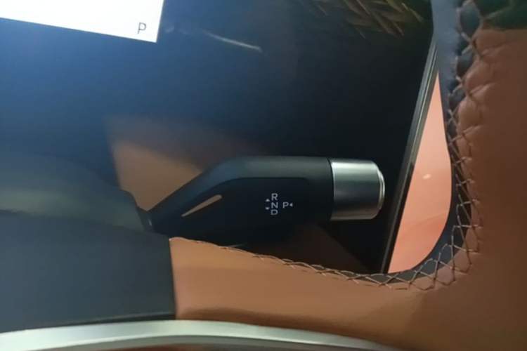 Used Geely Galaxy L7 2025 EM-i 115km Exploration+ Edition Gear Lever