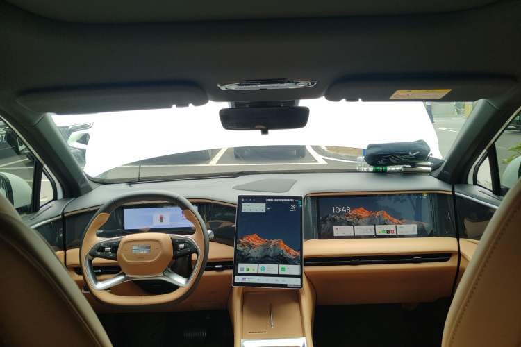 Used Geely Galaxy L7 2025 EM-i 115km Exploration Edition Headliner
