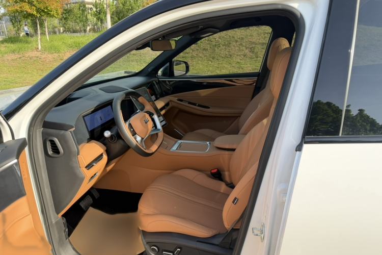 Used Geely Galaxy L7 2025 EM-i 115km Exploration+ Edition Interior 2