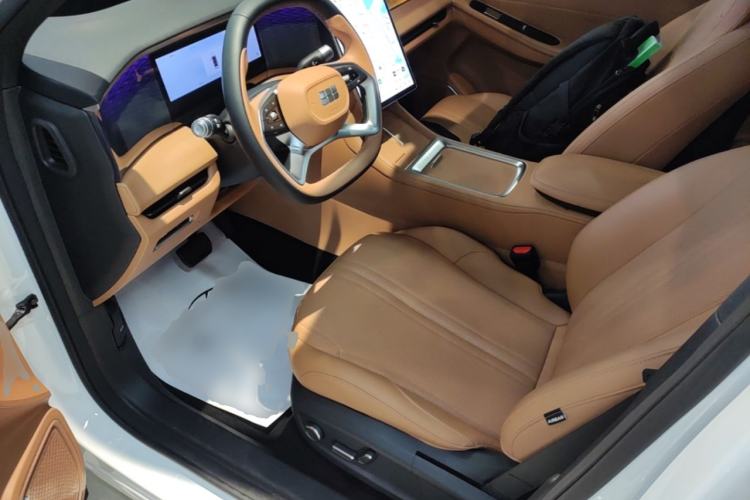Used Geely Galaxy L7 2025 EM-i 115km Exploration+ Edition Left Front Seat