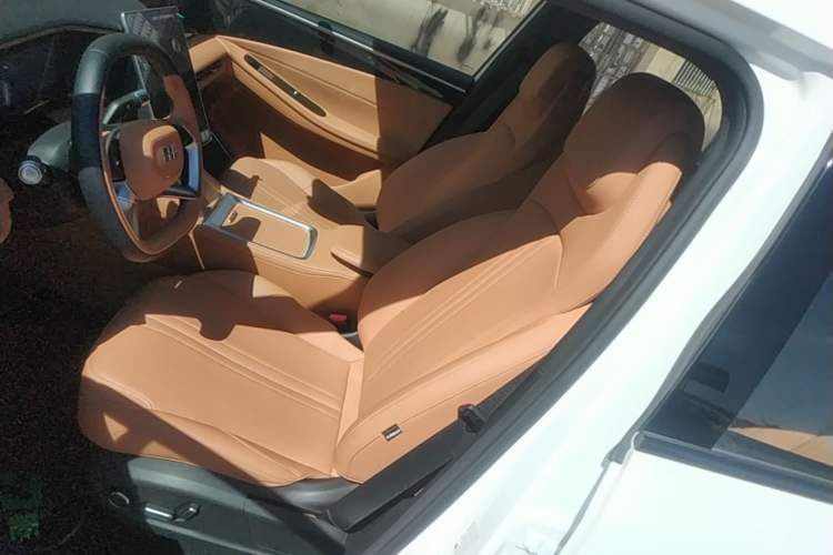 Used Geely Galaxy L7 2025 EM-i 115km Exploration+ Edition Left Front Seat