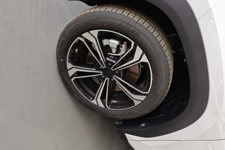 Used Geely Galaxy L7 2025 EM-i 115km Exploration+ Edition Left Front Wheel Hub