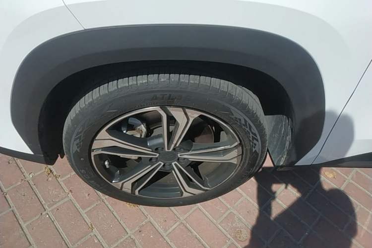 Used Geely Galaxy L7 2025 EM-i 115km Exploration+ Edition Left Front Wheel Hub