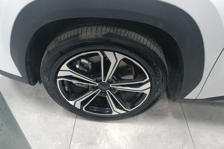 Used Geely Galaxy L7 2025 EM-i 115km Exploration+ Edition Left Front Wheel Hub