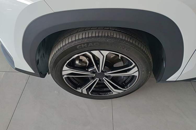 Used Geely Galaxy L7 2025 EM-i 115km Exploration+ Edition Left Front Wheel Hub