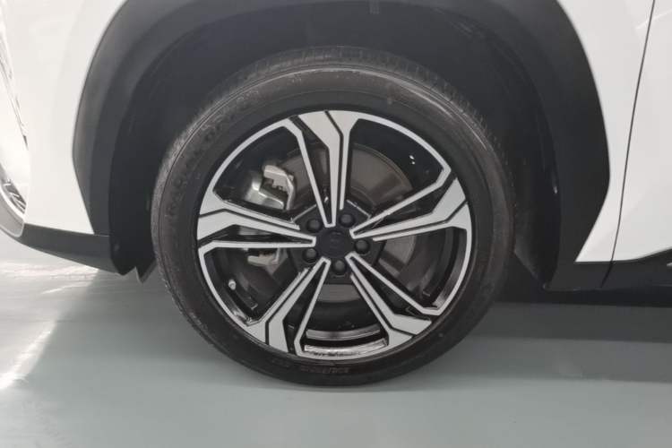 Used Geely Galaxy L7 2025 EM-i 115km Exploration+ Edition Left Front Wheel Hub