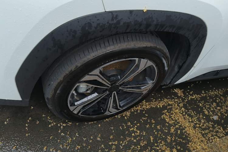 Used Geely Galaxy L7 2025 EM-i 115km Exploration Edition Left Front Wheel Hub