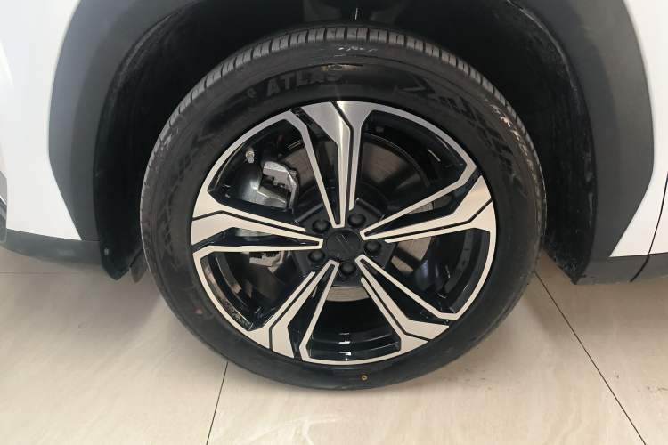 Used Geely Galaxy L7 2025 EM-i 115km Exploration+ Edition Left Front Wheel Hub