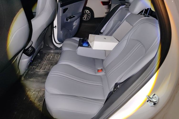 Used Geely Galaxy L7 2025 EM-i 115km Exploration Edition Left Rear Seat