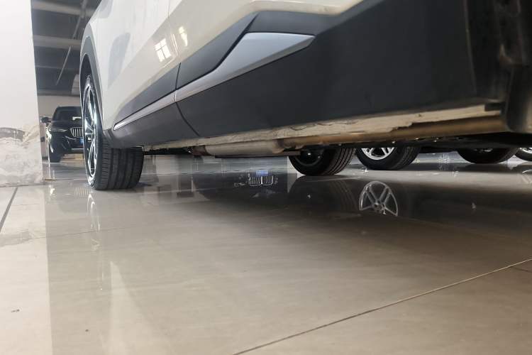 Used Geely Galaxy L7 2025 EM-i 115km Exploration+ Edition Left Side Sill