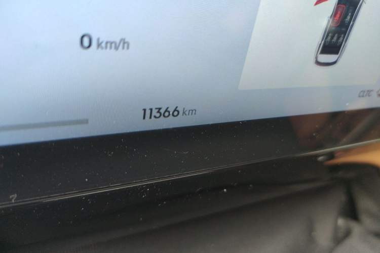 Used Geely Galaxy L7 2025 EM-i 115km Long-Range Version Odometer Close Up