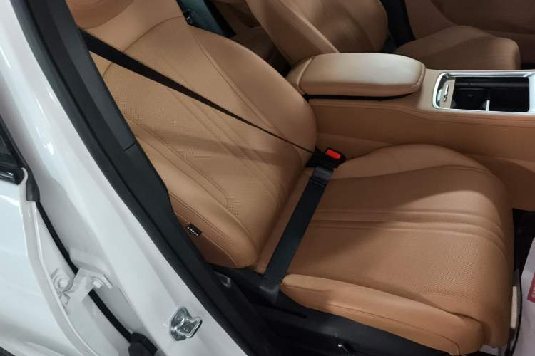 Used Geely Galaxy L7 2025 EM-i 115km Exploration+ Edition Right Front Seat