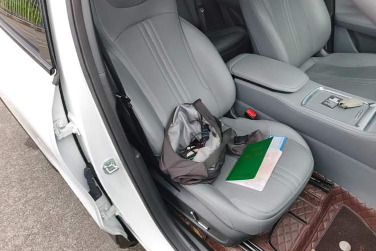 Used Geely Galaxy L7 2025 EM-i 115km Exploration Edition Right Front Seat