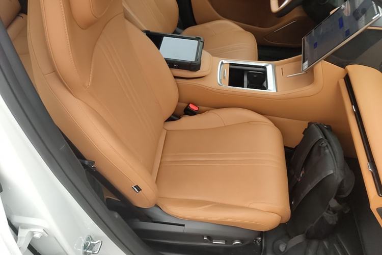 Used Geely Galaxy L7 2025 EM-i 115km Exploration+ Edition Right Front Seat