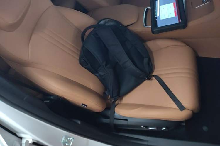 Used Geely Galaxy L7 2025 EM-i 115km Exploration+ Edition Right Front Seat