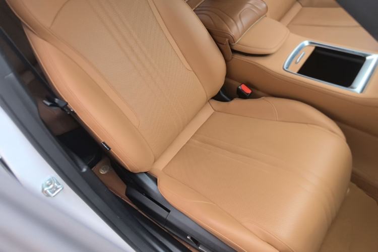 Used Geely Galaxy L7 2025 EM-i 115km Exploration+ Edition Right Front Seat