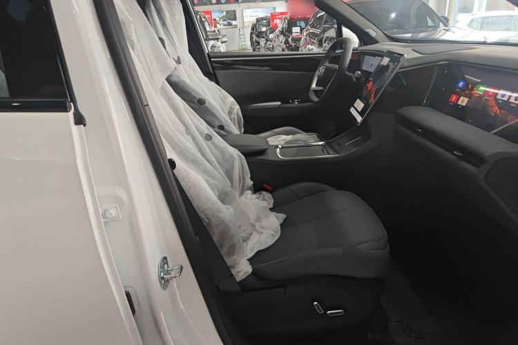 Used Geely Galaxy L7 2025 EM-i 115km Exploration Edition Right Front Seat