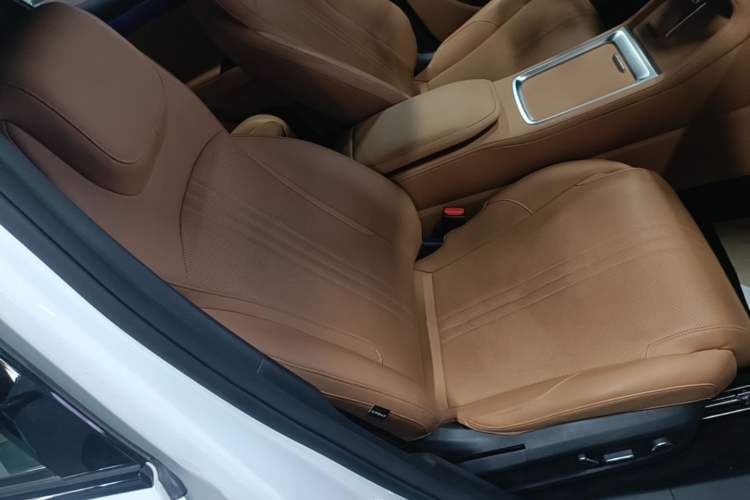 Used Geely Galaxy L7 2025 EM-i 115km Exploration+ Edition Right Front Seat