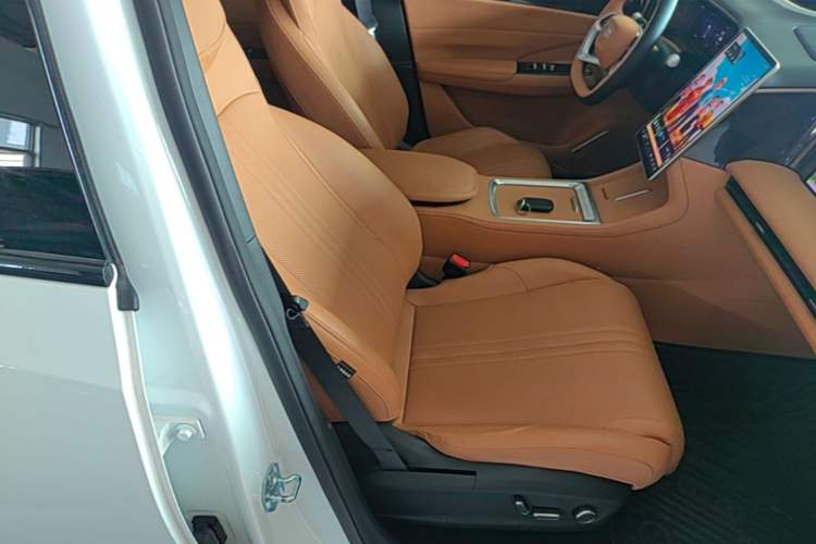 Used Geely Galaxy L7 2025 EM-i 115km Exploration+ Edition Right Front Seat