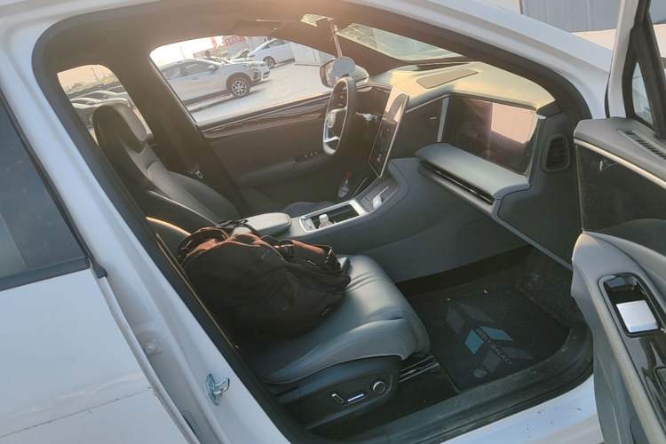 Used Geely Galaxy L7 2025 EM-i 115km Exploration+ Edition Right Front Seat