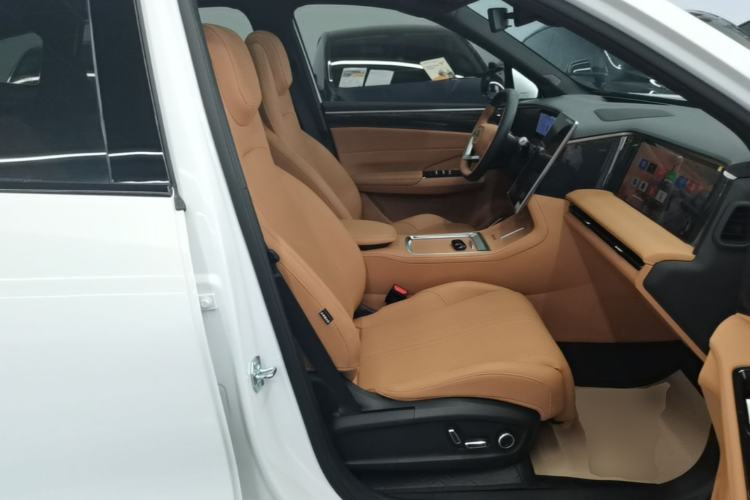 Used Geely Galaxy L7 2025 EM-i 115km Exploration+ Edition Right Front Seat